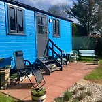 Luxury tent Atlantic Way Shepherd Hut
