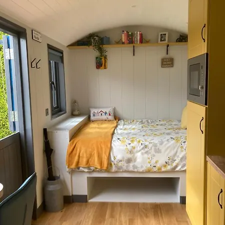 Glamping Atlantic Way Shepherd Hut Moville