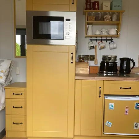 Glamping Atlantic Way Shepherd Hut Moville