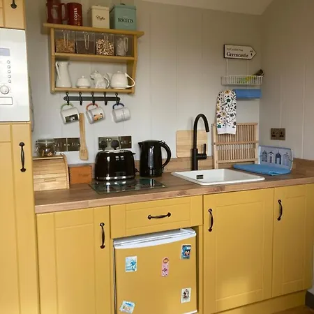 Atlantic Way Shepherd Hut *