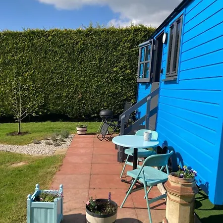 Glamping Atlantic Way Shepherd Hut *