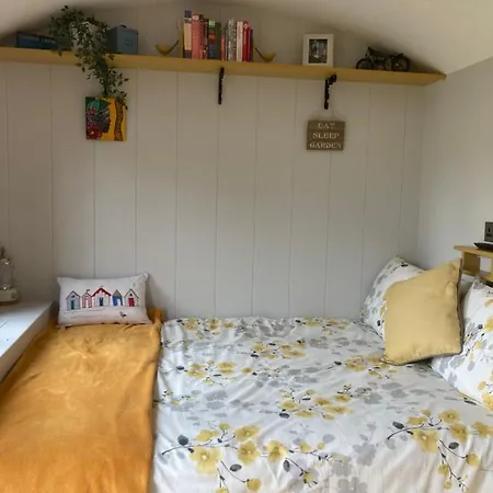 Atlantic Way Shepherd Hut Luxury tent