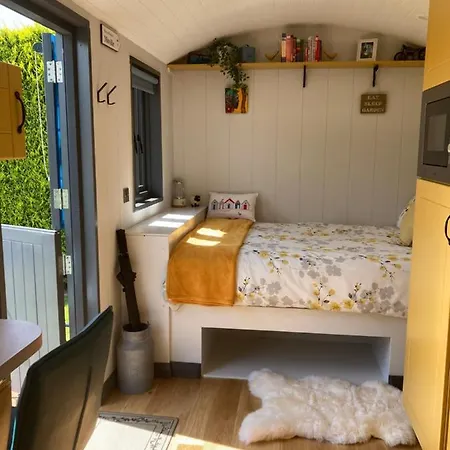 Atlantic Way Shepherd Hut * Мовилл